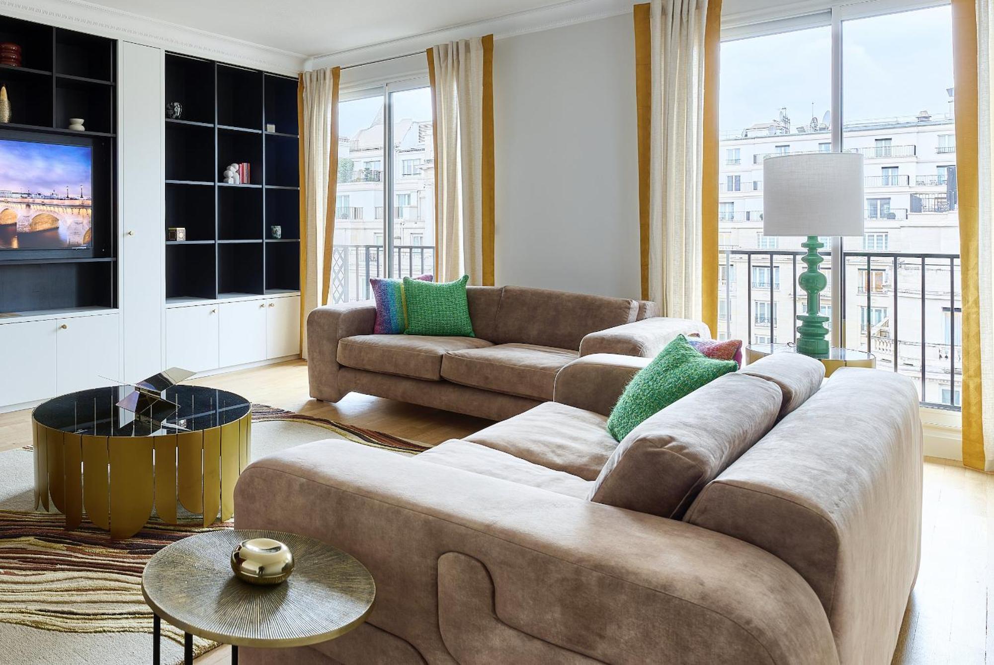 Av George V / Tour Eiffel Appartement *